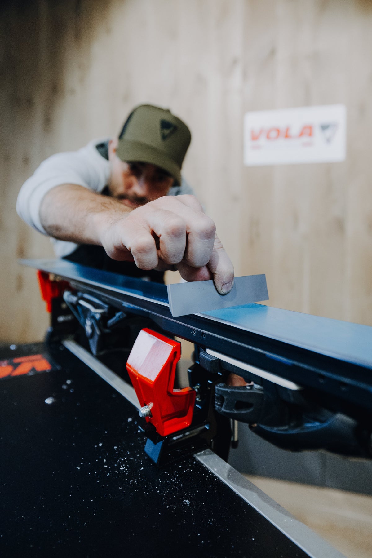 Preparing a new race ski: breaking in, edge sharpening and base impreg ...